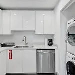 Contemporary 2Br Home With Pool & Bbq Access