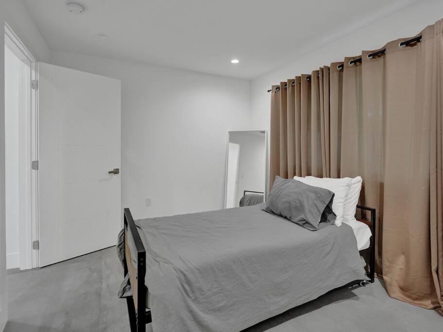 Contemporary 2br With Pool & Bbq Access Holiday home Fort Lauderdale