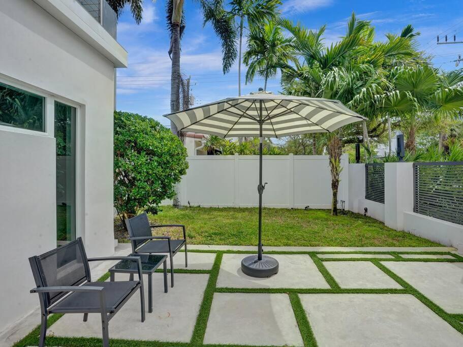 Holiday home Contemporary 2br With Pool & Bbq Access *